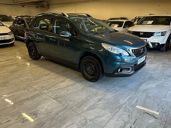 Peugeot 2008 2 of 5