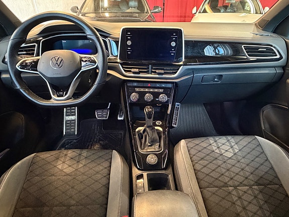 Volkswagen T-Roc 11 of 15