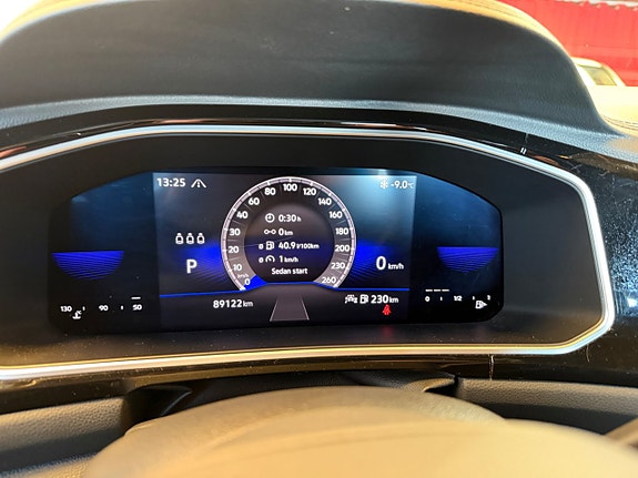 Volkswagen T-Roc 14 of 15