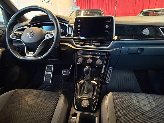 Volkswagen T-Roc 13 of 15