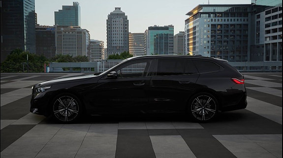 BMW i5 2 of 5