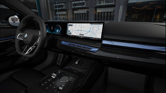 BMW i5 4 of 5