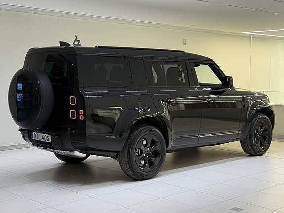 Land Rover Defender 130 4 of 5