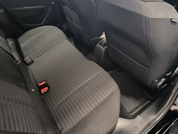 Peugeot 208 9 of 10