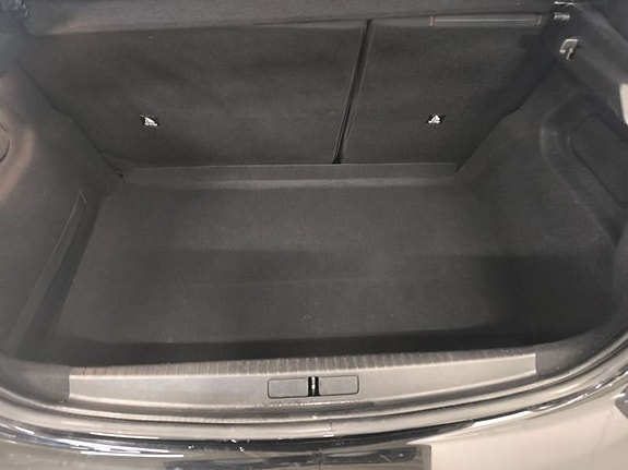 Peugeot 208 8 of 10