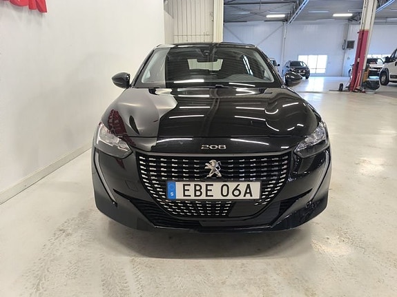 Peugeot 208 2 of 5