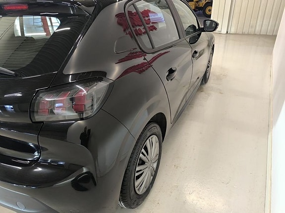 Peugeot 208 4 of 5