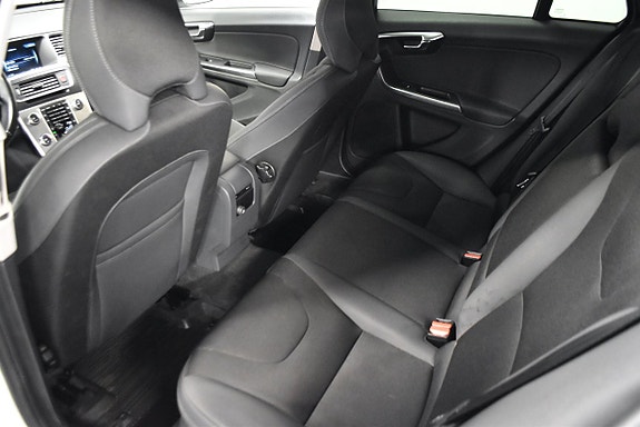 Volvo V60 8 of 12
