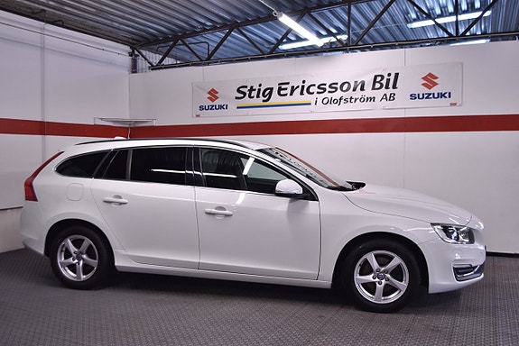 Volvo V60 2 of 12