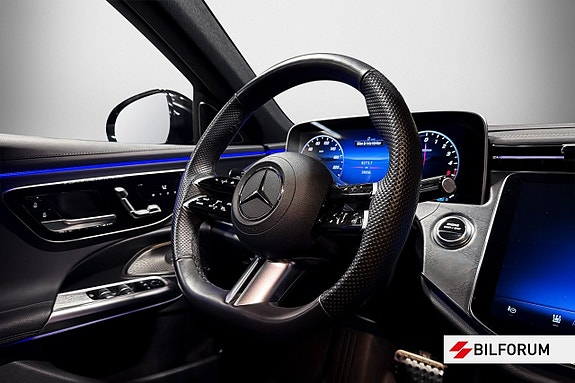 Mercedes-Benz E300 de 6 of 14