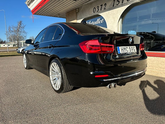 BMW 330d 3 of 13