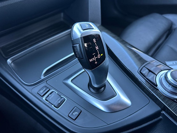 BMW 330d 11 of 13
