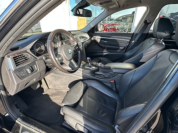 BMW 330d 4 of 13