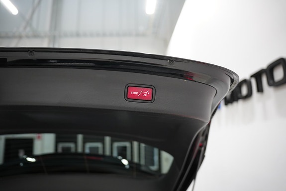 Mercedes-Benz GLC300 e 22 of 22