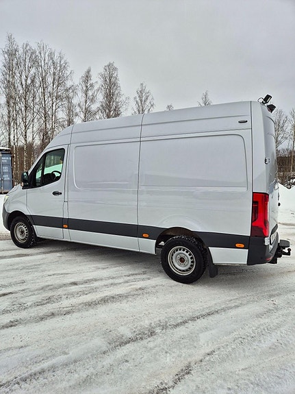 Mercedes-Benz Sprinter 9 of 30