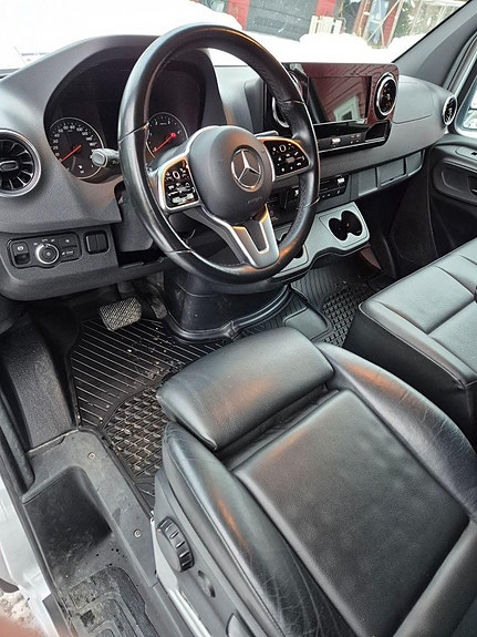 Mercedes-Benz Sprinter 20 of 30