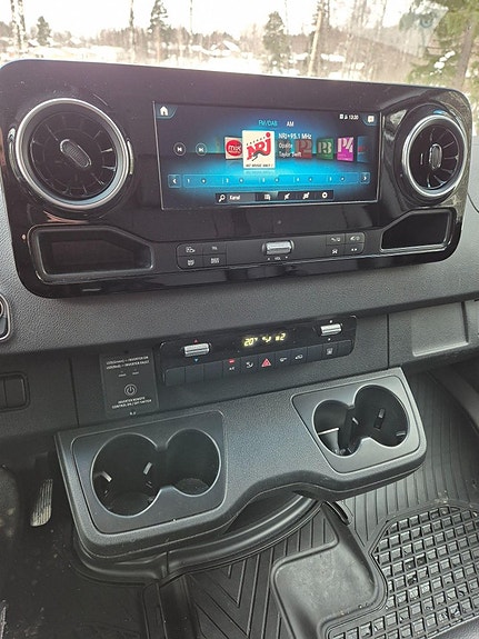 Mercedes-Benz Sprinter 23 of 30