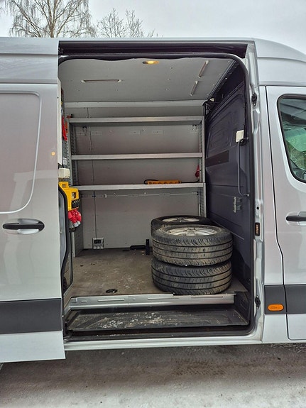 Mercedes-Benz Sprinter 25 of 30