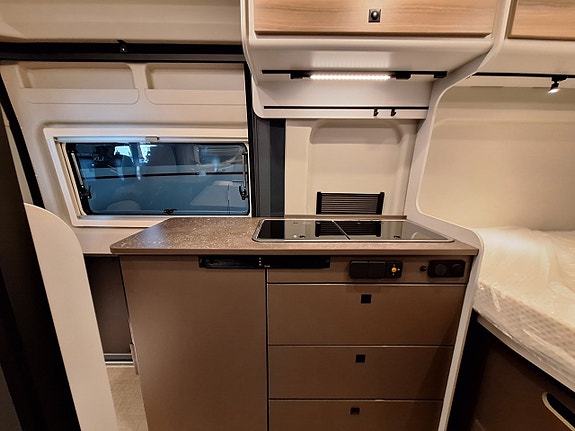 Bürstner B66 Campeo C 600 Dubbelbädd, Automat, Solcell, PU-Tak 10 of 27
