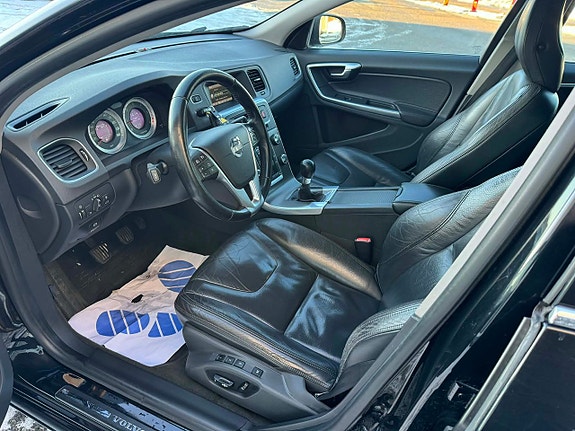 Volvo V60 10 of 22