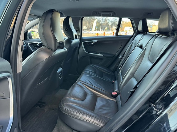 Volvo V60 12 of 22
