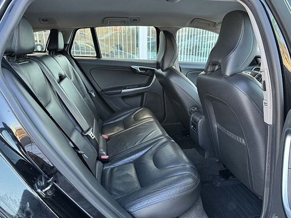 Volvo V60 13 of 22