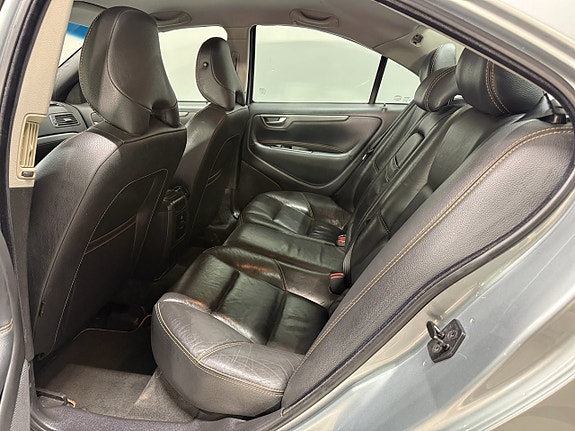 Volvo S60 10 of 16