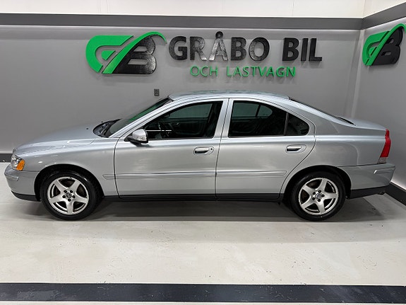 Volvo S60 2 of 5