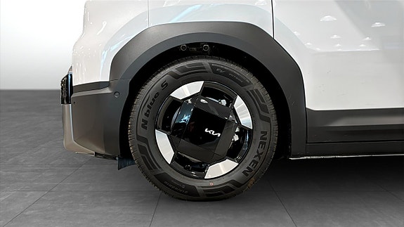 Kia PV5 9 of 17
