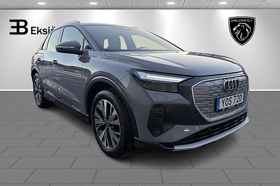 Audi Q4 e-tron 3 of 5