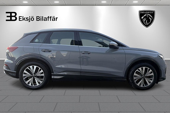 Audi Q4 e-tron 4 of 5