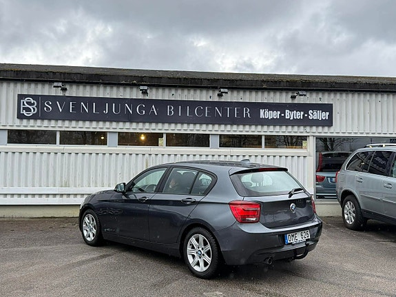 BMW 118d 3 of 5