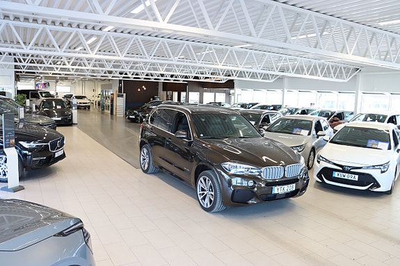BMW X5 3 of 5