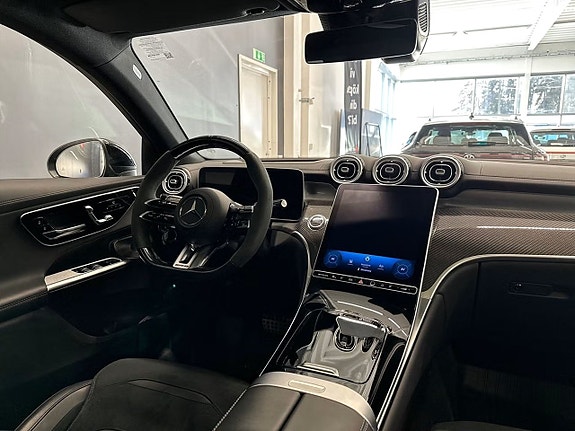 Mercedes-Benz GLC63 13 of 30