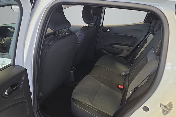 Renault Clio 11 of 13