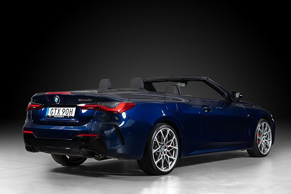 BMW M440i 2 of 5