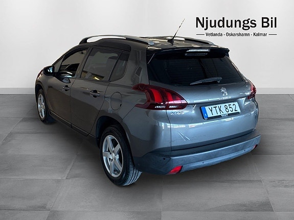 Peugeot 2008 2 of 5