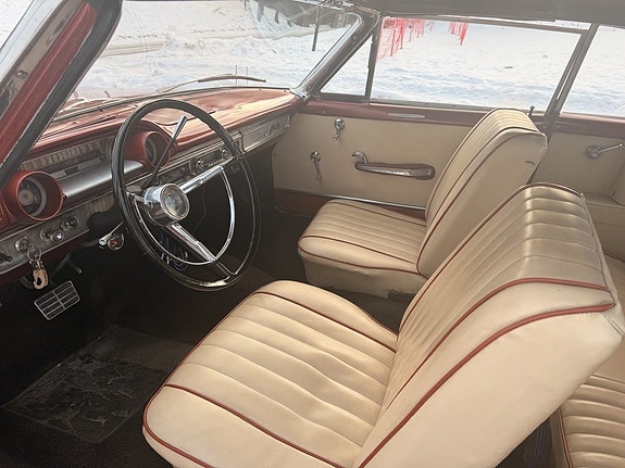 Ford Galaxie 8 of 14