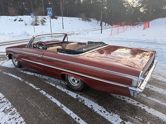 Ford Galaxie 11 of 14