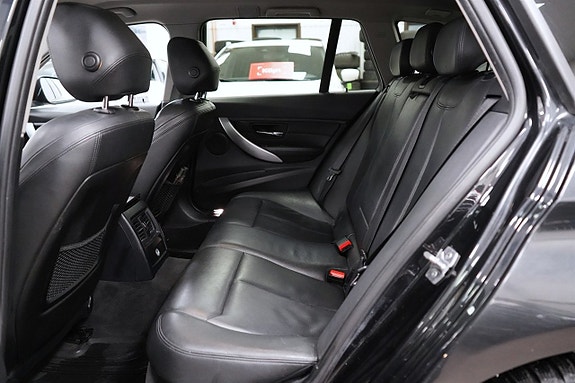 BMW 320 12 of 26