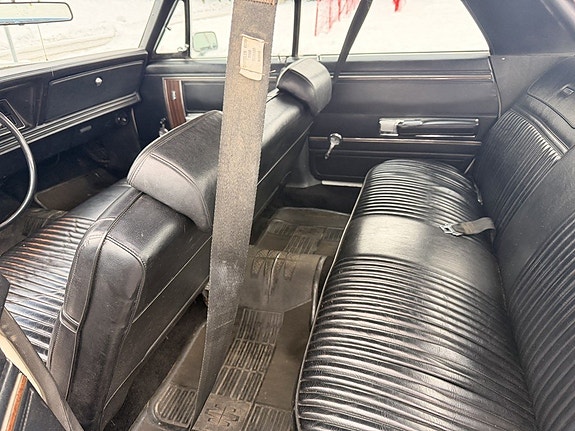 Chrysler Newport 11 of 12
