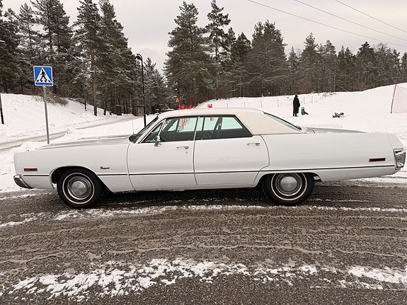 Chrysler Newport 2 of 5