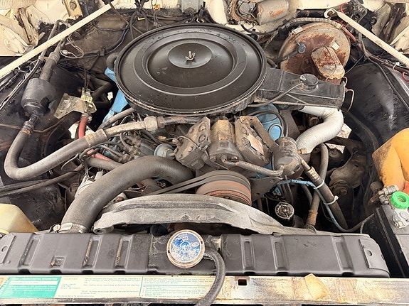 Chrysler Newport 8 of 12