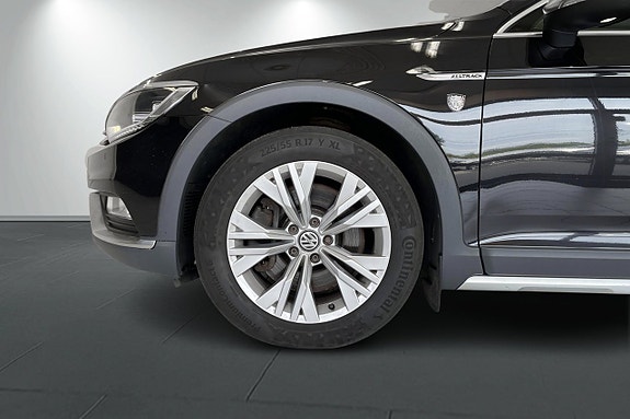 Volkswagen Passat Alltrack 11 of 29