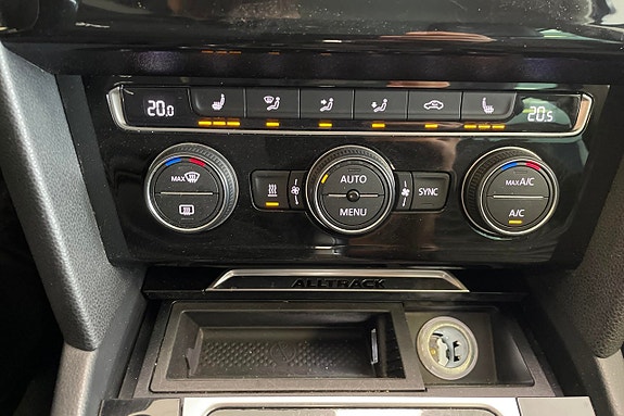 Volkswagen Passat Alltrack 27 of 29