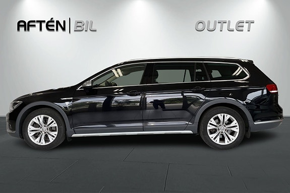 Volkswagen Passat Alltrack 10 of 29