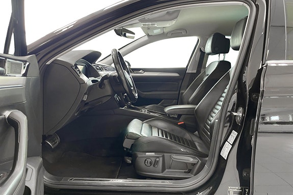 Volkswagen Passat Alltrack 14 of 29