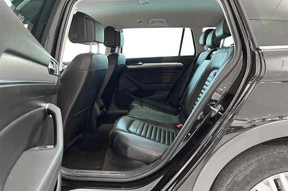 Volkswagen Passat Alltrack 15 of 29