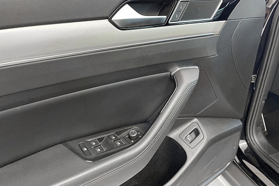 Volkswagen Passat Alltrack 22 of 29
