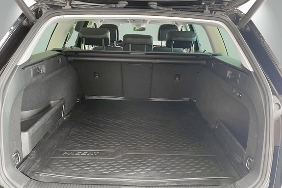 Volkswagen Passat Alltrack 18 of 29